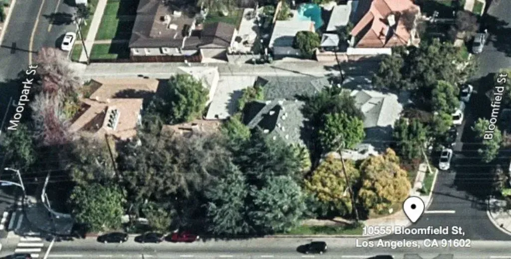 10555 Bloomfield Street, Toluca Lake — photograph 3