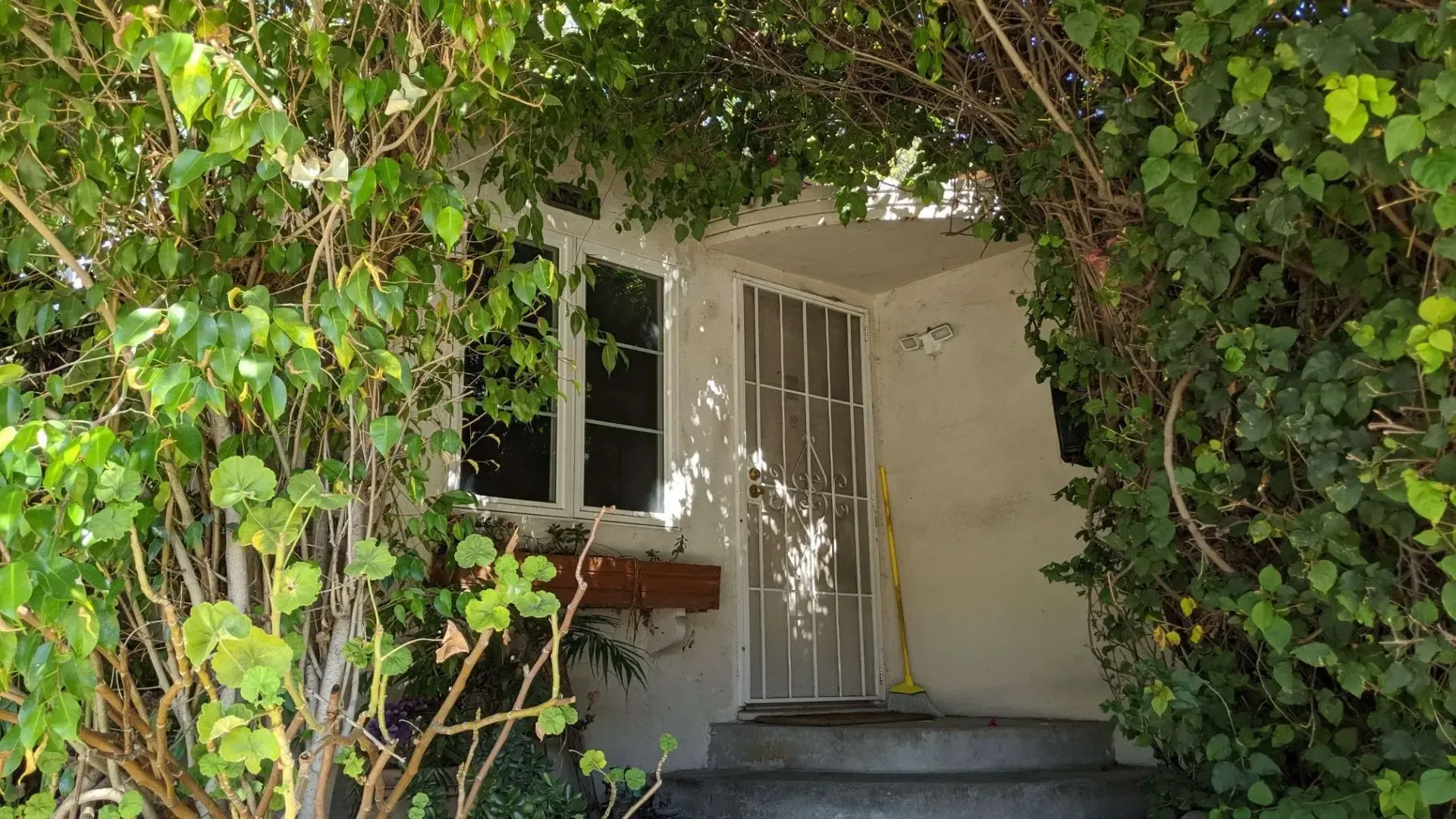 10555 Bloomfield Street, Toluca Lake — photograph 5