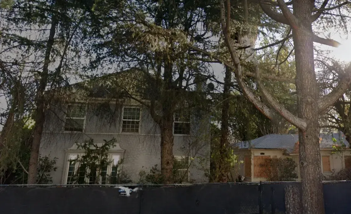 10555 Bloomfield Street, Toluca Lake — photograph 9