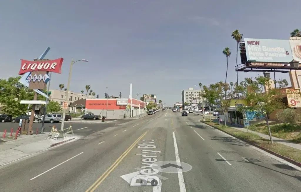 3967 Beverly & Friends — photograph 2
