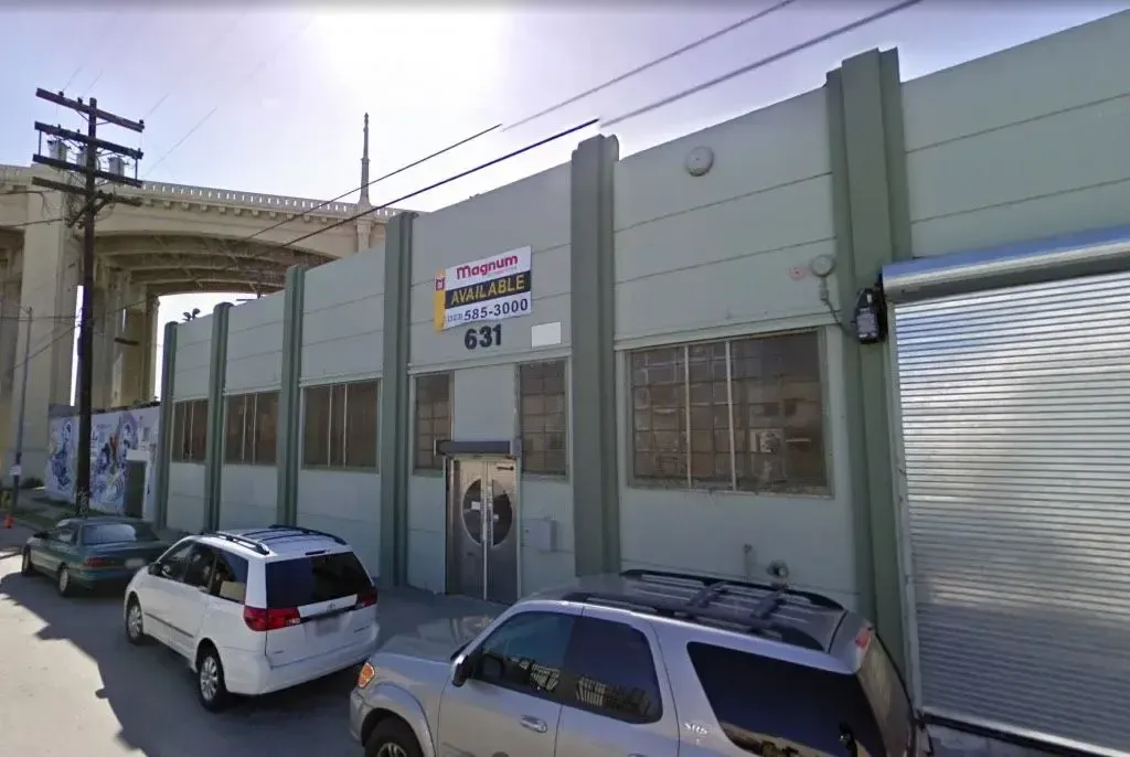 3967 Beverly & Friends — photograph 8