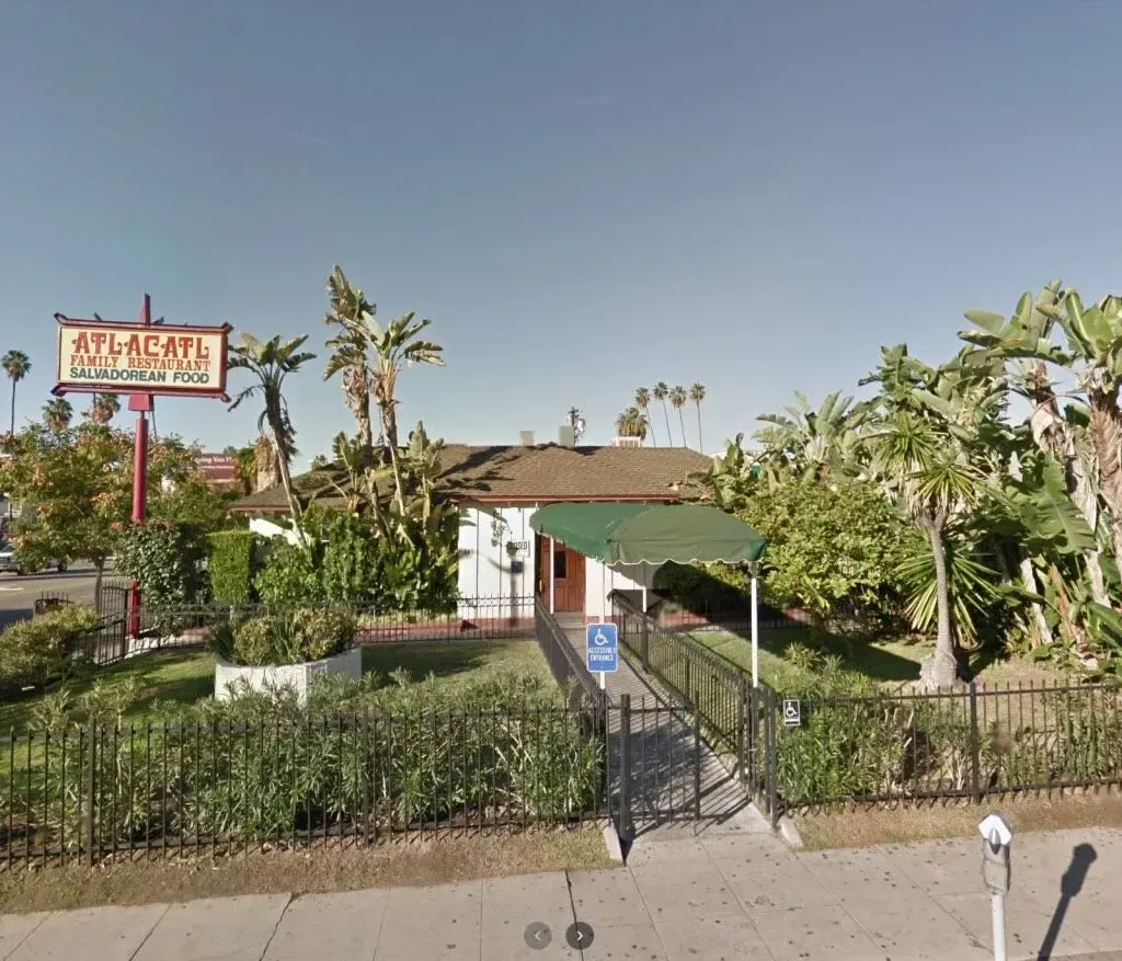 3967 Beverly & Friends — photograph 12