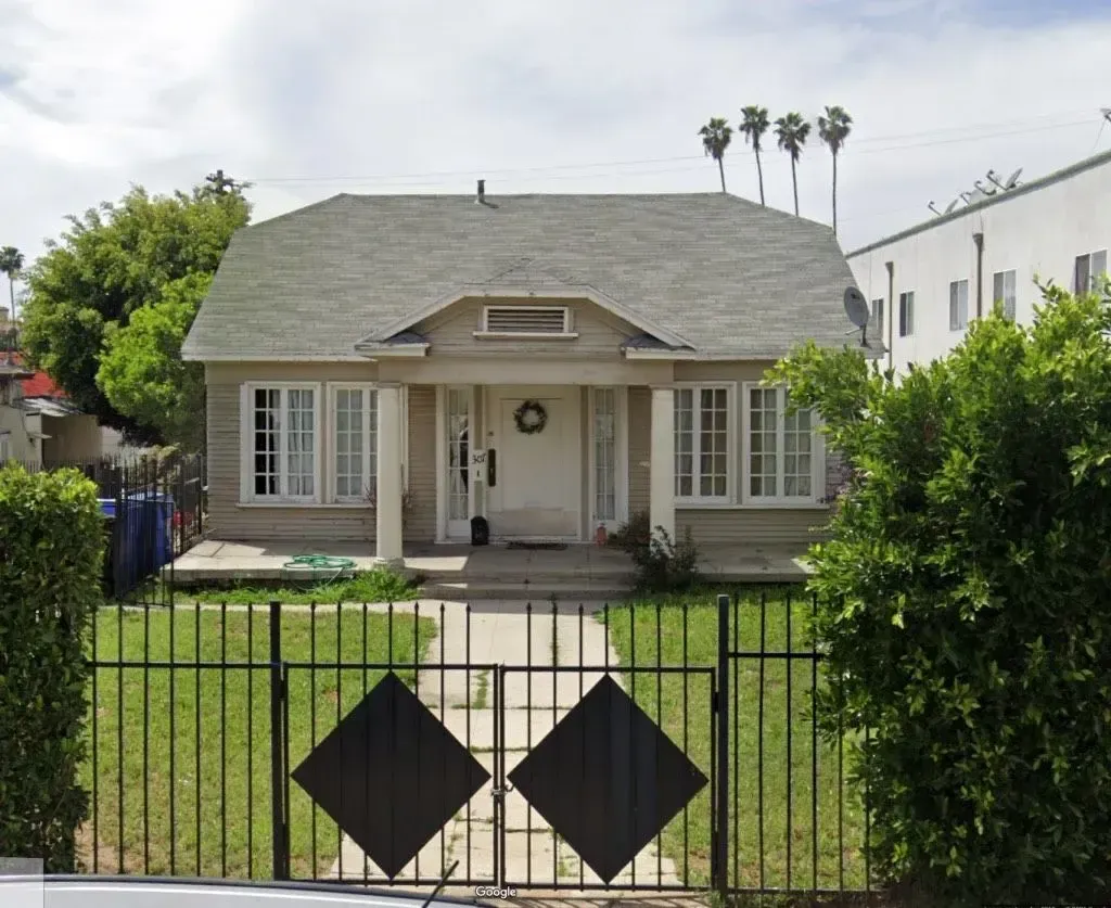 3967 Beverly & Friends — photograph 15