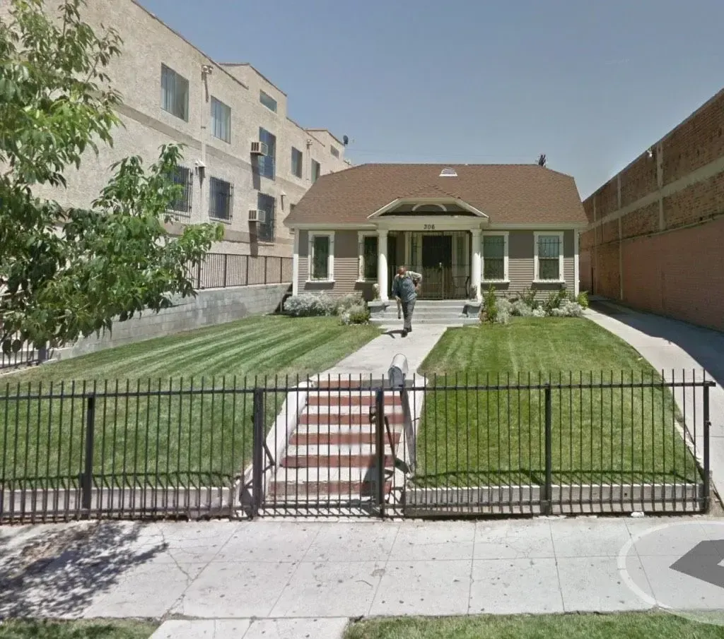 3967 Beverly & Friends — photograph 16