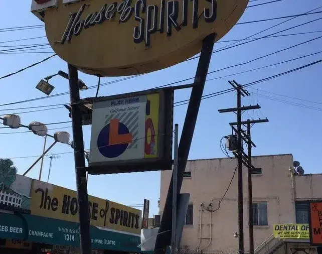In February 1958, one Mr. Norman Leibow bought Carmen’s Garage (U. J. Gray, 1924) at 1314 Echo Park Avenue. Leibow tore off the front thirty feet facing Echo Park and rebuilt it